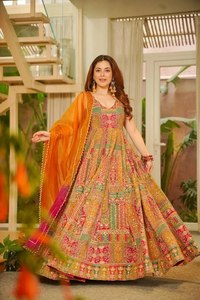 Robe Anarkali en Soie Organza Multicolore à Imprimé Numérique, Col en V, Jupe Ample, Bordure en Dentelle, Élégante, Traditionnelle, pour Fêtes et Festivals - Product Image 5