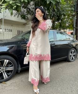 Conjunto de Dos Piezas de Algodón y Rayón con Bordado a Mano, Estilo Étnico, Diseño Moderno, Color Rosa y Blanco, Precio al por Mayor, para Uso Diario - Product Image 2