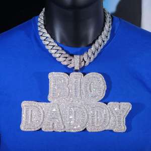 Collier chaîne cubaine Hip Hop avec pendentif lettre personnalisé en moissanite taille brillant rond serti clos, plaqué argent et entièrement pavé de pierres - Product Image 3