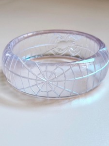 Brazaletes de Resina de Textura Suave, Brazaletes de Resina de Superficie Fina, Brazaletes de Resina con Acabado Sólido, Resina para Uso en Fábrica y Venta al por Mayor Personalizada - Product Image 1