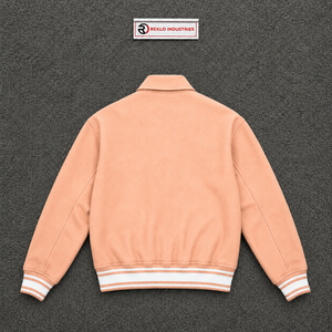 Chaqueta universitaria personalizada de lana color melocotón para hombre y mujer, al por mayor, de primera calidad, estilo Letterman, con botones a presión en la parte delantera. - Product Image 6