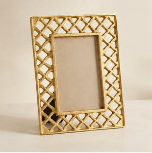 Cadre photo de luxe en métal découpé motif treillis, en aluminium moulé doré antique, décoratif de table, vente en gros, personnalisable - Product Image 1