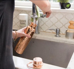 Bouteille d'eau sport tendance en cuivre, écologique, compatible lave-vaisselle, personnalisable, cadeau d'entreprise pour le bureau - Product Image 5