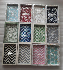 Mini bandeja de servicio hecha a mano con resina con incrustaciones de madreperla y hueso, diseño personalizado para mejorar el hogar, el hotel o el restaurante - Product Image 1