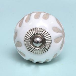 Boutons de meuble en céramique blanche en gros, poignées de tiroir modernes gravées style vintage, boutons de placard, commode et cuisine - Product Image 1