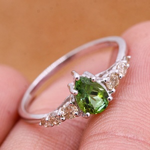 Anillo de Plata de Ley 925 con Zafiro Verde Natural Corte Pera y Diamantes, Joyería Memoria, Venta al Por Mayor - Product Image 4