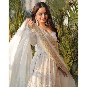 Belle robe de soirée Anarkali Gown avec Dupatta fantaisie - Product Image 2