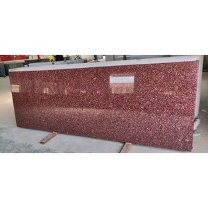 Carreaux et dalles de granit rouge brillant de qualité supérieure pour comptoirs de cuisine modernes, revêtements de sol et salles de bain, disponibles à bon prix - Product Image 4