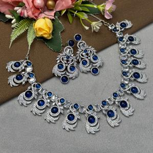 Ensemble collier et boucles d'oreilles classiques en laiton plaqué argent et zircon, pour femme, cadeau de mariage et tenue de soirée - Product Image 2