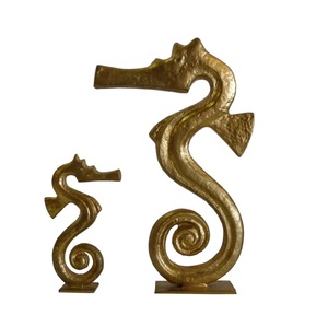 Escultura de Caballito de Mar de Lujo en Oro, Estatua Decorativa de Metal con Base Redonda, Decoración Marina Inspirada en el Océano, Adorno de Mesa Premium, Estilo Náutico - Product Image 6