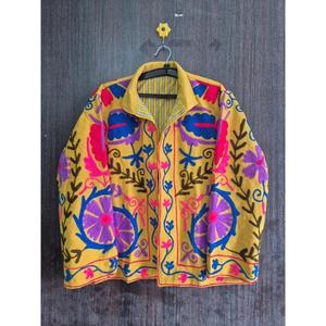 เสื้อโค้ทกำมะหยี่ทอมือลายซูซานีสุดหรู แบบสองด้าน ปักลายดอกไม้สไตล์โบโฮ แจ็คเก็ตวินเทจสำหรับผู้หญิง เสื้อคลุมฤดูหนาวสุดโดดเด่น - Product Image 3