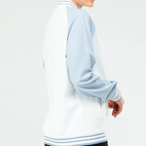 Chaqueta Varsity para Mujer, Chaqueta de Béisbol de Lujo, Tela de Forro Polar Suave, Cuello Acanalado, Corte Cómodo y Relajado, Ropa Urbana Privada - Product Image 5