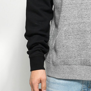 Sweat à capuche personnalisable avec logo brodé, anti-rétrécissement, gris chiné anthracite avec manches noires, teinture unie, idéal pour l'été - Product Image 4