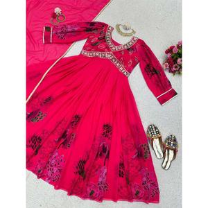 ESTAMPADO DIGITAL FANCY GEORGETT CON HILO SECUENCIA TRABAJO ALIA VESTIDO CORTADO CON DUPATTA ROSA - Product Image 5