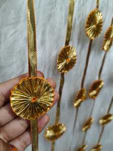ม่านประดับผนังลายใบไม้สีทองพร้อมลูกปัดสำหรับตกแต่งงานปาร์ตี้และห้องแต่งงาน - Product Image 1