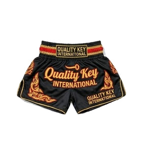 Shorts de boxe thaïlandaise élégants en satin, fabricant de shorts de boxe thaïlandaise personnalisés, 100% polyester extensible, coupe ajustée, unisexe, adulte - Product Image 2