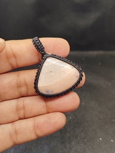 Pendentif en macramé opale rose avec cabochons de pierres précieuses naturelles, pendentif en macramé fait main, lot mixte - Product Image 6