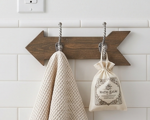 Gancho de pared premium con forma de flecha, diseño pulido de madera y metal, perfecto para decoración elegante del hogar y soluciones de almacenamiento de llaves. - Product Image 6