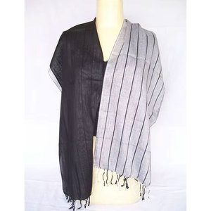 Bufanda Larga de Algodón Tejida a Mano con Diseño de Rayas, Suave y Elegante, para Invierno, Venta al Por Mayor - Product Image 1