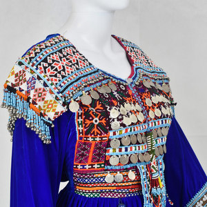 Robe afghane traditionnelle pour femmes, à manches longues, pour les festivals, avec broderies élégantes et coutures de qualité supérieure - Product Image 5