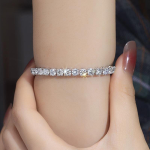 Bracelet tennis en moissanite ronde brillante, bijoux étincelants de luxe en or blanc, cadeau pour femmes, style classique intemporel, luxe - Product Image 4
