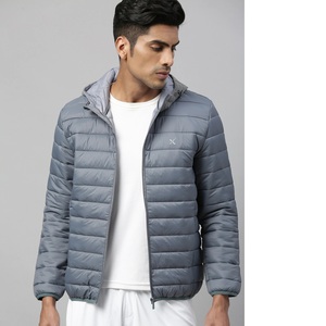 Veste matelassée à capuche grise pour homme, fermeture éclair sur le devant, couleur unie, coupe slim, coupe-vent, vêtement d'automne, rembourrage en polyester - Product Image 3
