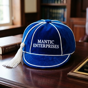 Casquette en velours bleu Mantic Enterprises avec pompon blanc, logo brodé à la main, style anglais, unisexe, pour adulte - Product Image 1