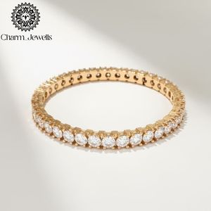 Bague de fiançailles classique pour femme en moissanite taille coussin plaqué or 22 carats, sertie à griffes, certifiée IGI, 3 grammes - Product Image 6