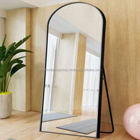 Grand miroir en fer de qualité ronde et de nombreuses formes Horloge murale en métal pour une utilisation temporelle et une décoration murale disponible à un prix abordable