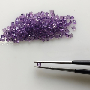 อเมทิสต์แอฟริกันธรรมชาติ 1.5 มม. ทรงสี่เหลี่ยมเจียระไนแบบ Step Cut สีม่วง คุณภาพดีที่สุด พลอยเม็ดเดี่ยวสำหรับทำเครื่องประดับ - Product Image 1