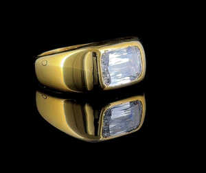 Bague signet de luxe pour homme en or avec diamant de laboratoire taille émeraude, bijoux fins sur mesure - Product Image 4