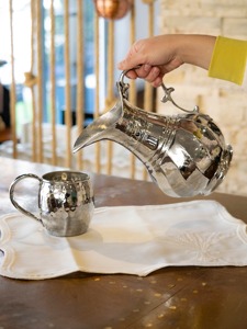 Carafe à eau en cuivre personnalisée avec logo, finition laquée, vente en gros - Product Image 4