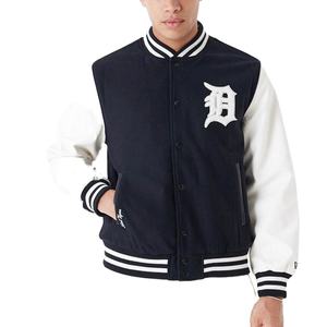Chaquetas universitarias de béisbol para hombre con logotipo personalizado, estilo urbano para invierno, con logotipo frontal y sin cuello. - Product Image 1