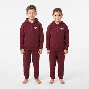 Conjunto Deportivo Moderno para Niños, Sudadera con Capucha y Cierre de Media Cremallera, Pantalones Jogger, Color Vino, Algodón, Colección de Ropa Casual - Product Image 1