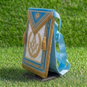 Insignia Masónica de Cuero Personalizada, Bordada en Oro 3D, con Flecos Cuadrados, Tamaño e Impresión Personalizables, Estilo Clásico - Product Image 4