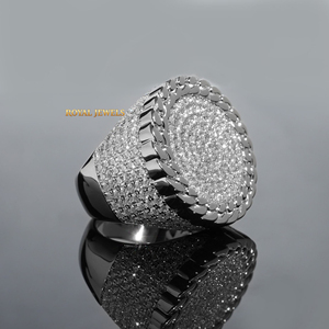 Anillo de Moissanita Chapado en Oro y Plata con Incrustaciones de Diamantes, Corte Brillante Redondo, Estilo Hip Hop, Engaste de Garras, Joyería de Regalo - Product Image 2
