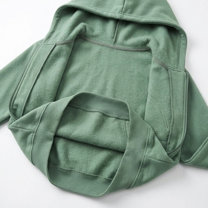 Sweat-shirt à capuche uni personnalisé avec logo, en tissu épais, pour hommes et femmes - Product Image 4