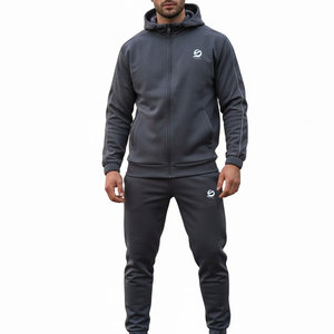 Conjuntos Deportivos para Hombre de Alta Calidad, Personalizados, Más Vendidos, en Color Sólido, Transpirables, de Secado Rápido, en Poliéster - Product Image 1