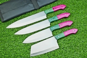 Ensemble de 4 couteaux de cuisine faits à la main en acier carbone Damas avec étui en cuir véritable, comprenant un couteau de chef, un couteau à découper, un couteau à pain, un couteau à steak et un couteau à fruits - Product Image 2