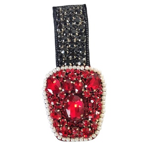 Top plus vendu à la main brodé à la main vernis à ongles forme de bouteille strass et pierres de cristal fait broches broches - Product Image 1