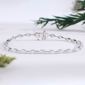 Pulsera de tenis de oro blanco de 14K con diamantes talla marquesa, pulseras de eslabones de diamantes brillantes para mujer elegante, joyería con diamantes cultivados. - Product Image 1