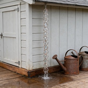 Chaîne de pluie en forme d'anneaux ronds, idéale pour la décoration extérieure du jardin, du balcon et du patio, fonctionnelle et décorative pour le drainage de l'eau. - Product Image 3