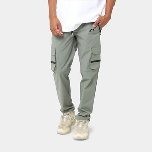 กางเกงจ็อกเกอร์ผ้าไนลอนน้ำหนักเบาสำหรับผู้ชาย ปรับชายกางเกงได้ กางเกงอเนกประสงค์ กระเป๋าหลายช่อง สตรีทแวร์ ผู้ผลิตและจัดจำหน่ายตามสั่ง - Product Image 4