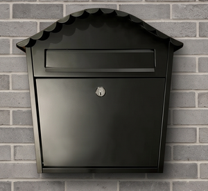Boîte aux lettres murale artisanale en métal noir thermolaqué, étanche, avec serrure à clé et accès frontal – Solution de rangement pour courrier - Product Image 1