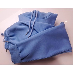 Ensemble de jogging en coton uni pour femme de qualité supérieure - Sweat à capuche brodé en molleton doux et pantalon de jogging à boutons et pompons - Vêtements de sport décontractés personnalisés - Product Image 5