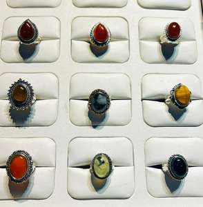 Anillo de Moda Unisex de Latón Bañado en Plata 925 con Gemas de Ónix, Cornalina y Ópalo Dendrítico Pehnite Vintage para Uso Diario - Product Image 5