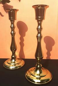 Candelabro de Metal Dorado, Forma Cilíndrica, Decoración Duradera para el Hogar - Product Image 2