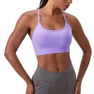 Sujetador deportivo halter con cuello en V profundo para mujer, color liso, transpirable, soporte medio, yoga, sin costuras, diseño con logo frontal recortado - Product Image 6