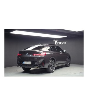 BMW X4 XDrive20i M Sport 2023 con Caja de Cambios Automática, Volante a la Izquierda y Cámara Trasera, 30,282 km - Product Image 2