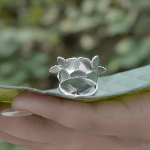 Anillo de Compromiso con Flor de Rosa Inspirado en la Naturaleza para Mujer, con Moissanita Pavé, Plata de Ley 925, Bañado en Rodio, Diseño Floral - Product Image 6